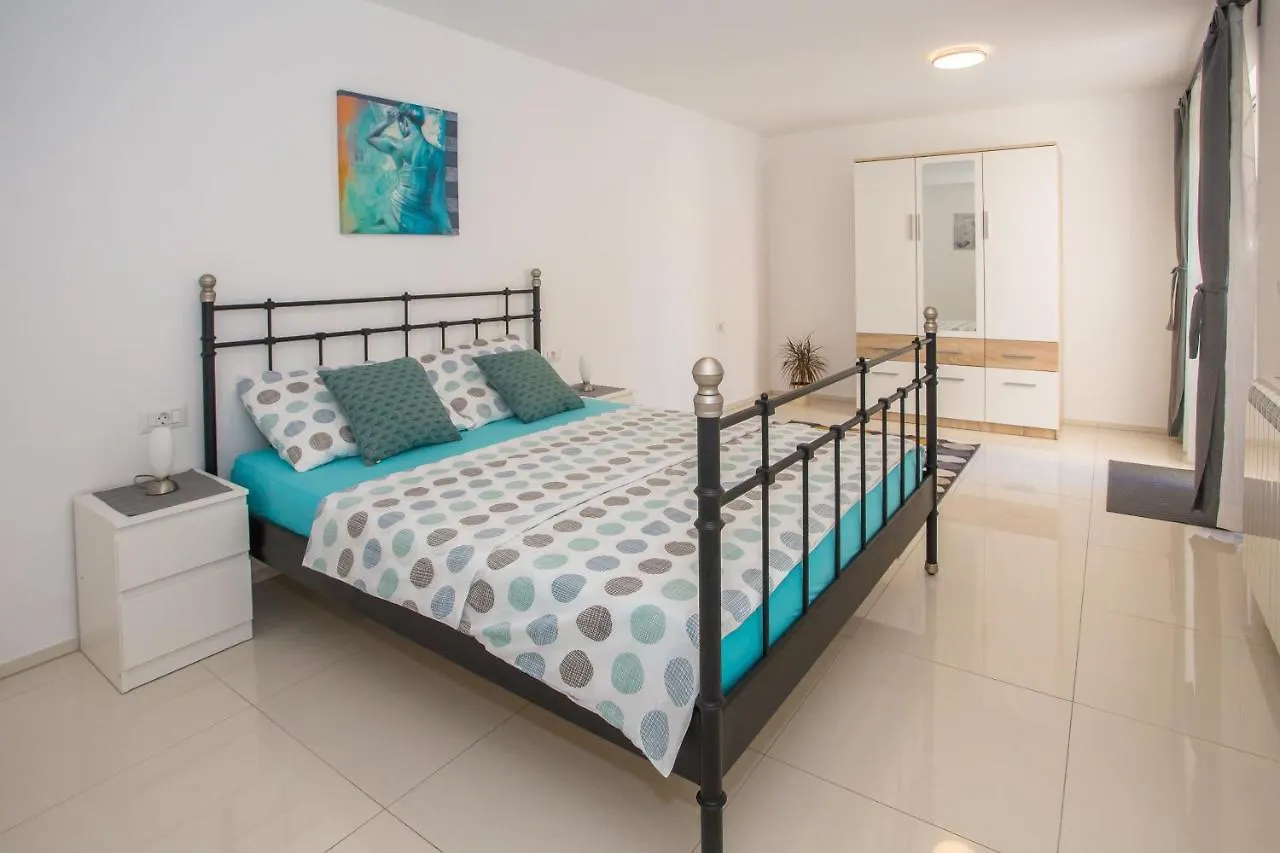 بوريتش Zagar Apartment With Jacuzzi