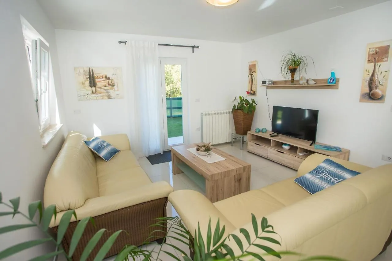 بوريتش Zagar Apartment With Jacuzzi