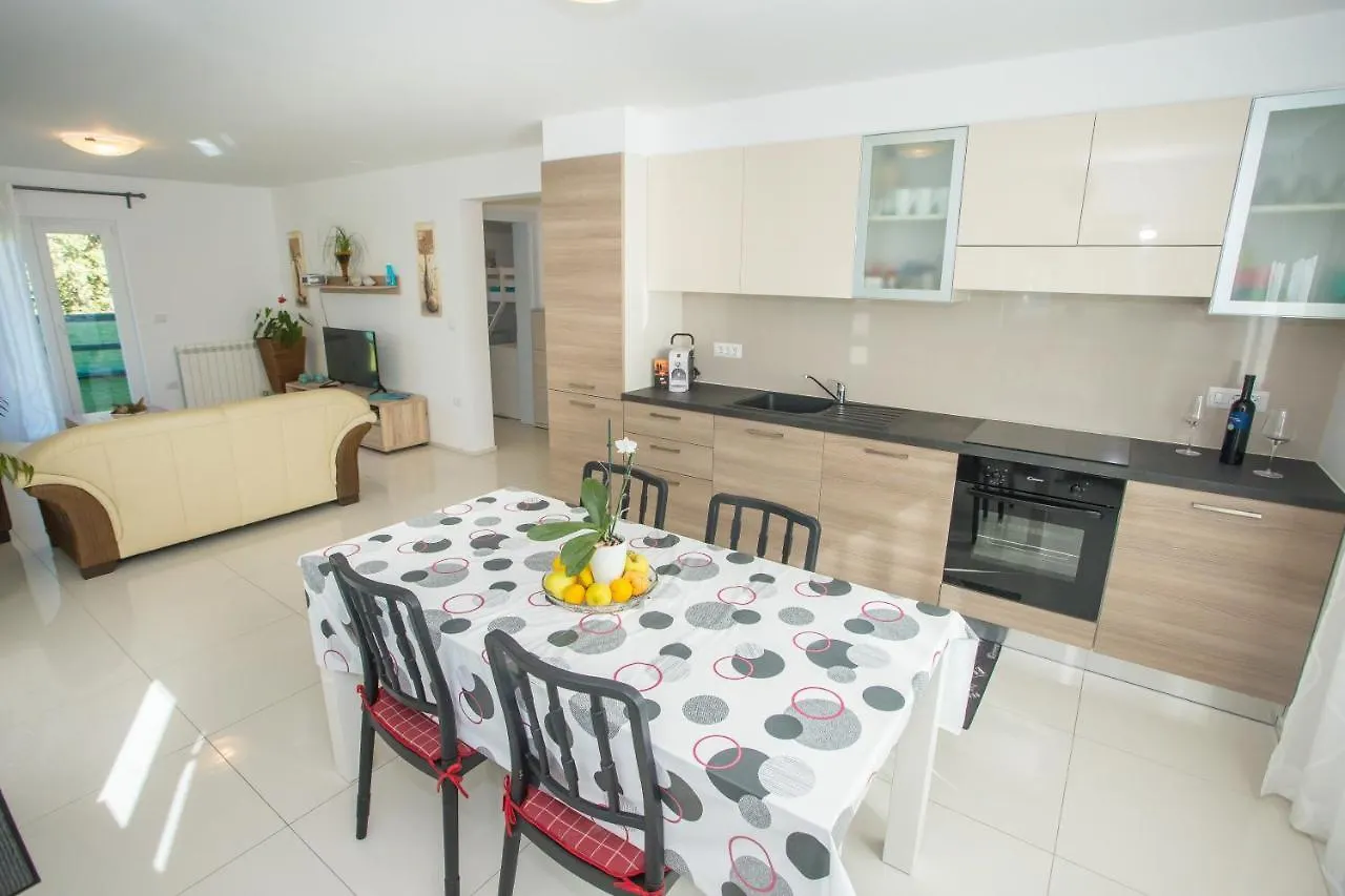 بوريتش Zagar Apartment With Jacuzzi