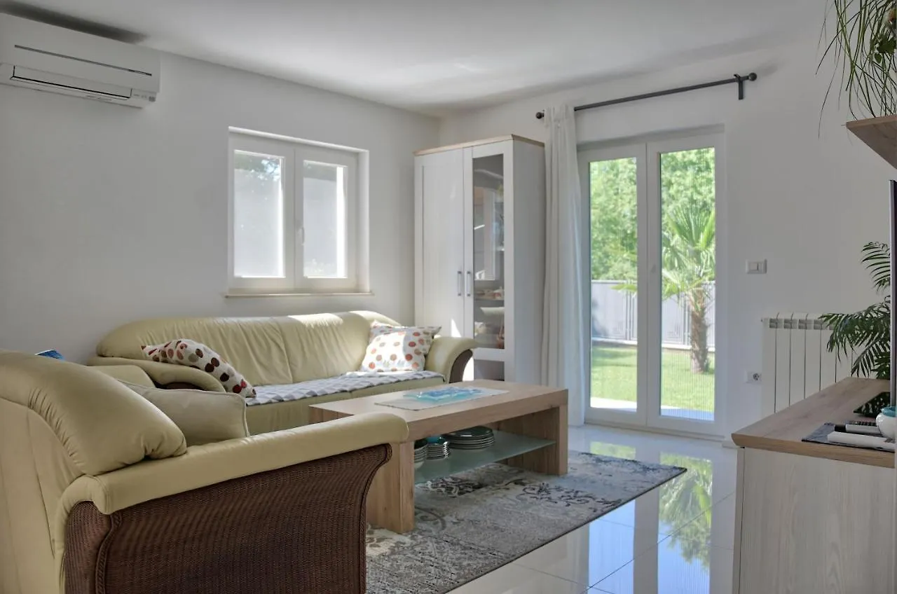بوريتش Zagar Apartment With Jacuzzi كرواتيا