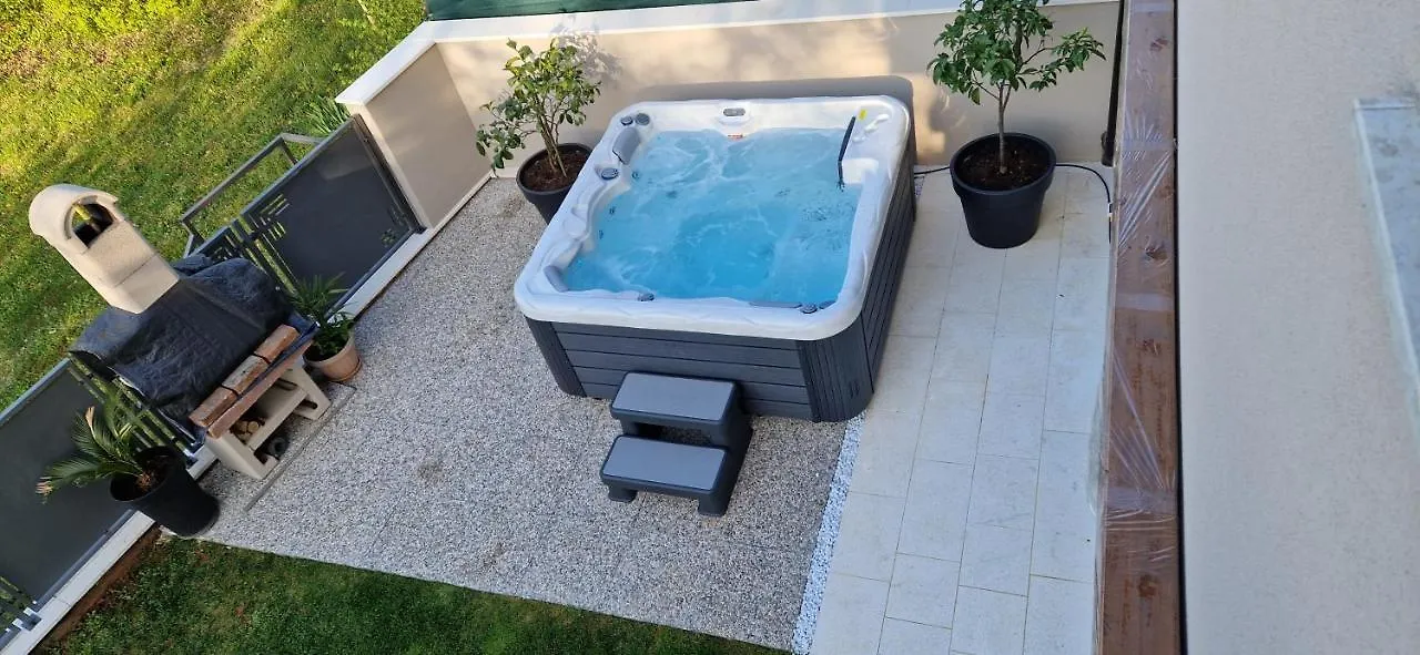 بوريتش Zagar Apartment With Jacuzzi