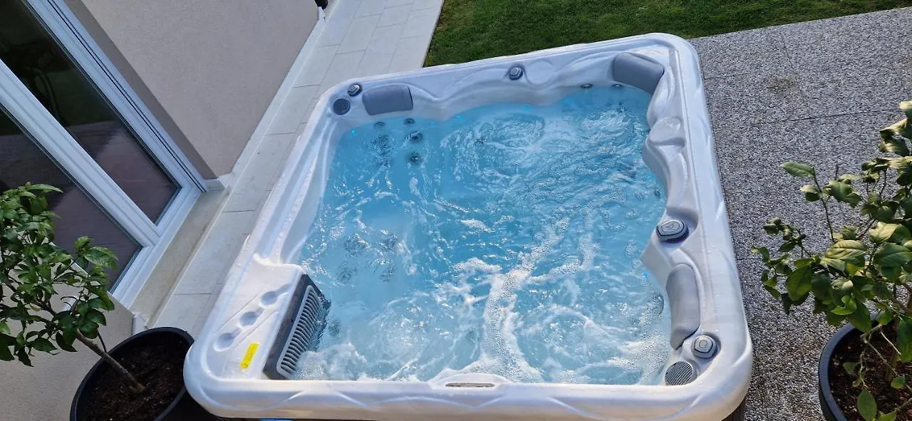 بوريتش Zagar Apartment With Jacuzzi كرواتيا