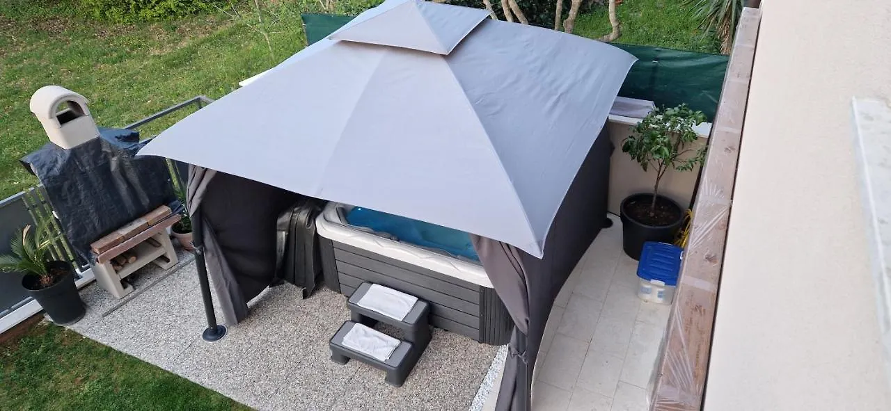 بوريتش Zagar Apartment With Jacuzzi